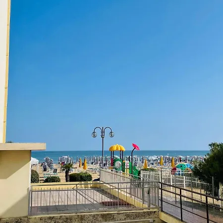 Appartamento Cima - Vista Mare, 3 Camere, Wifi, Family Lido di Jesolo